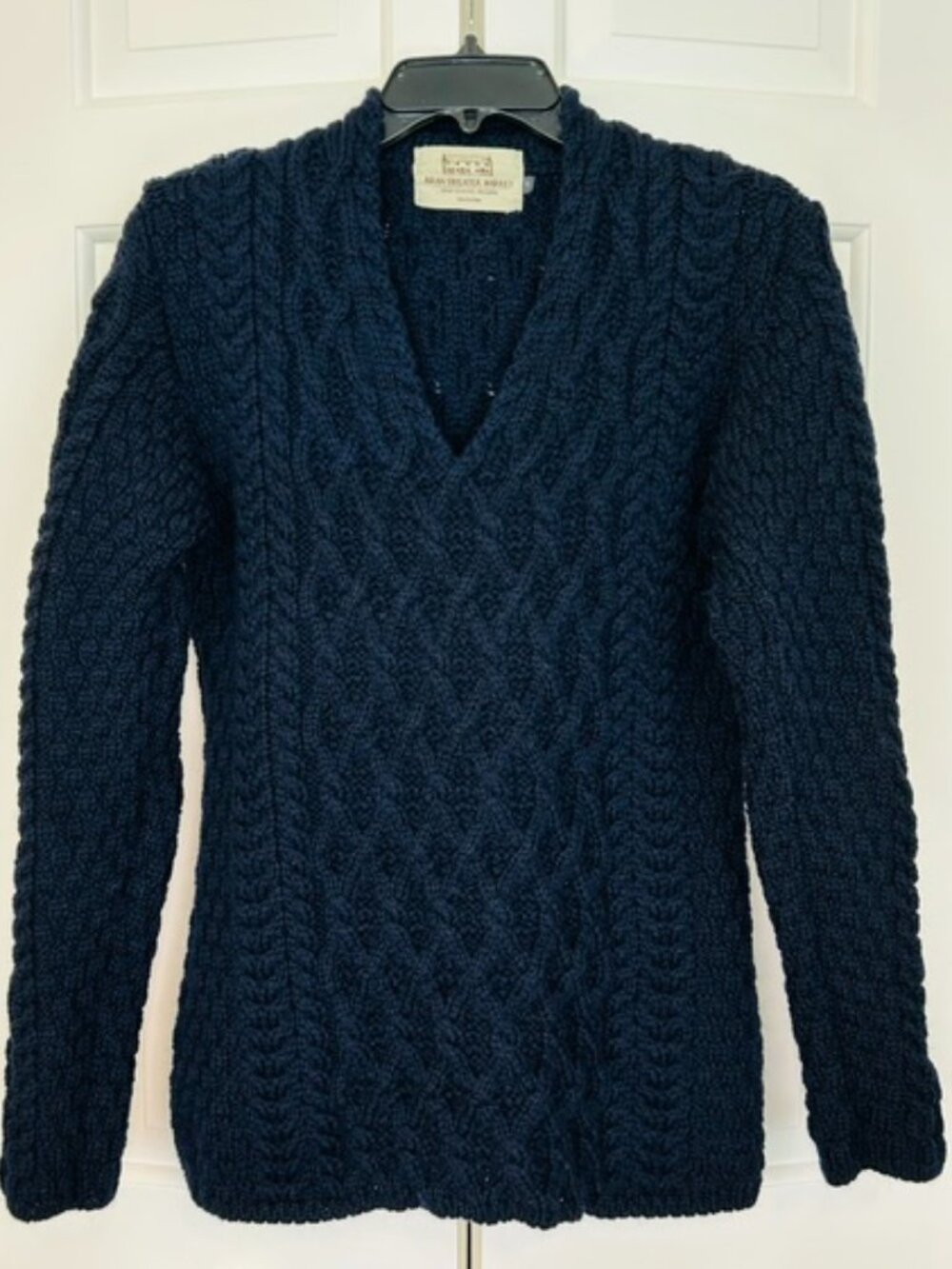 Aran Sweater Market EUC Navy Lattice Cable V-Neck Merino Wool Irish Sweater M